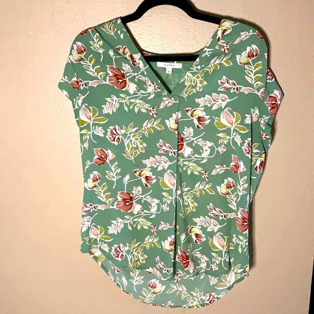 fun2fun brand. Green blouse with floral print. Size large.